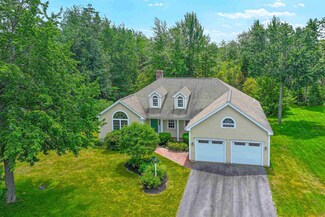 12 Wynmoor Dr, Scarborough, ME 04074