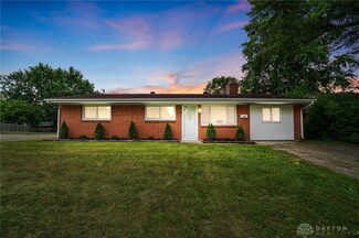 360 Frayne Dr, New Carlisle, OH 45344