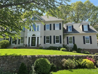 7 Thornwood Dr, Lincoln, RI 02865