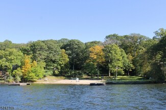 469 Windemere Ave, Mount Arlington, NJ 07856