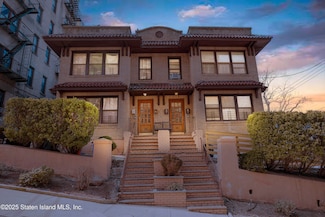 30 Nicholas St, Staten Island, NY 10301