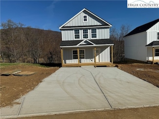811 Hillcrest Ave, West Jefferson, NC 28694