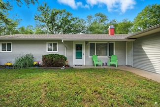 5310 Kaw Valley Rd, Wamego, KS 66547