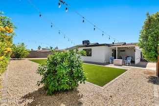 3320 E Claire Dr, Phoenix, AZ 85032