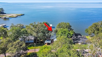 210 Rain Forest Rd, Onalaska, TX 77360