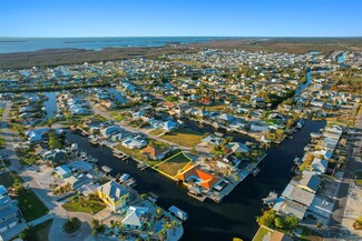 3553 Ruby Ave, Saint James City, FL 33956