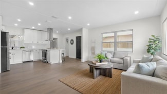 4371 80th Ave N, Pinellas Park, FL 33781