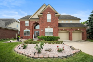21724 Summerfield Dr, Macomb, MI 48044