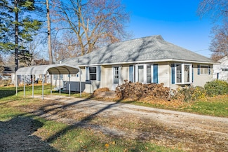 314 S Clark St, Centreville, MI 49032