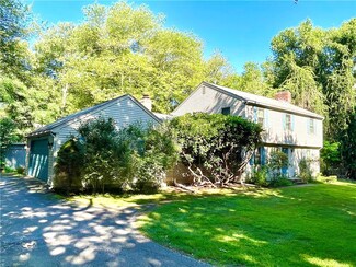 973 N Main Rd, Jamestown, RI 02835