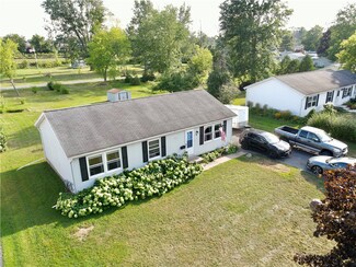 4 Evelyn Dr, Brockport, NY 14420