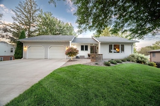 791 Highland Rd, Windom, MN 56101