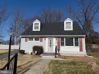 2 Stevens Rd, Glen Burnie, MD 21060