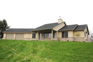 23551 274th St, La Motte, IA 52054