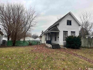 1945 W 2nd St, Davenport, IA 52802