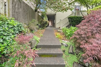 4418 Corliss Ave N Unit B, Seattle, WA 98103