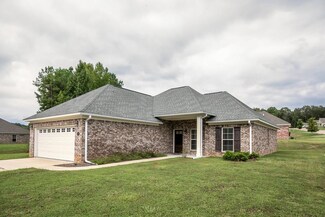1018 Pebble Creek Dr, Oxford, MS 38655
