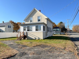 105 Somerset St, Millinocket, ME 04462