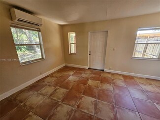118 NW 8th Ave Unit REAR, Dania, FL 33004