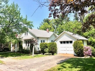 27 Uncatena Ave, Worcester, MA 01606
