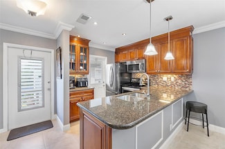 5051 W Oakland Park Blvd Unit 301, Lauderdale Lakes, FL 33313