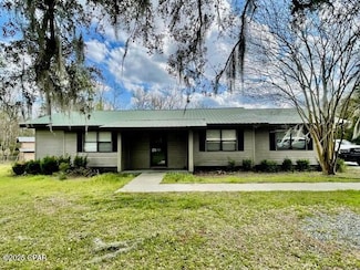 2799 W Laurel Dr, Alford, FL 32420