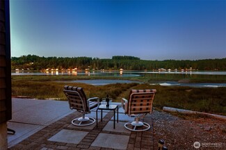 730 E North Bay Rd, Allyn, WA 98524