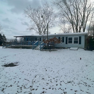 10832 Carter Rd, Freeland, MI 48623