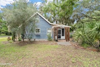 1114 12th St, Port Royal, SC 29935