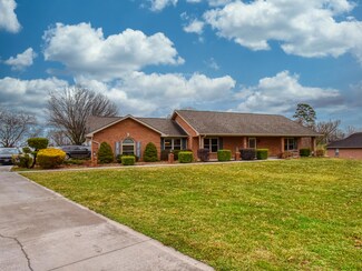 685 Southview Cir, Kodak, TN 37764