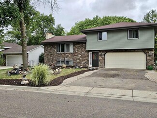 6656 Gettysburg Ave N, Brooklyn Park, MN 55428
