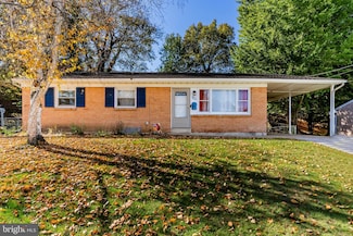 920 W Foxcroft Dr, Camp Hill, PA 17011