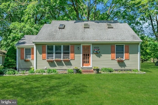 1021 Swayze Ave, Washington Crossing, PA 18977