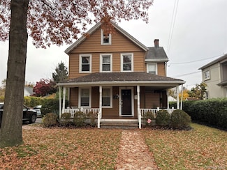 30 Hicks Ln Unit 1, Great Neck, NY 11024