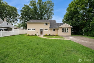 39 Southwood Dr, Old Bridge, NJ 08857