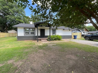 604 N 6th St, Marlow, OK 73055