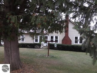 589 2 Mile Rd, Blanchard, MI 49310