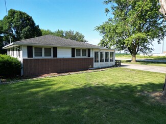 101 Wall St, Crescent City, IL 60928
