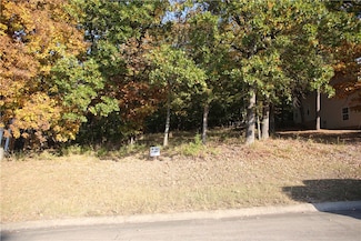 1646 N Forest Heights, Fayetteville, AR 72703