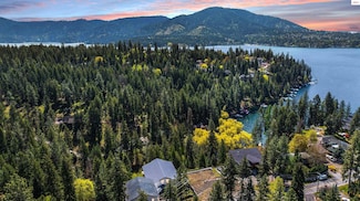 162483 N Lakeview Dr, Hayden Lake, ID 83835