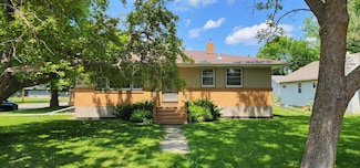 910 13th St, International Falls, MN 56649
