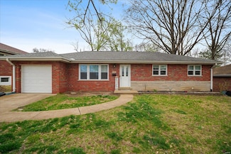 8631 Maycrest Dr, Saint Louis, MO 63123
