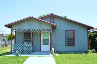 3069 Reyna St, Corpus Christi, TX 78405