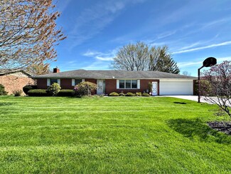 1720 Meadowlake Dr, Tiffin, OH 44883