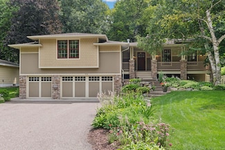 220 Glenbrook Rd N, Wayzata, MN 55391