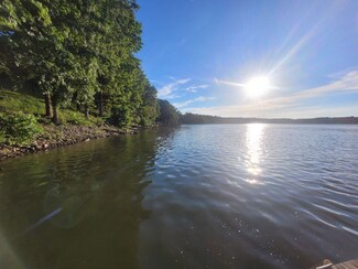 81 Beech Point Dr, Cadiz, KY 42211