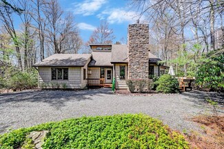 307 Long View Ln, Pocono Pines, PA 18350