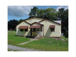 1130 Mercer Rd, Beaver Falls, PA 15010