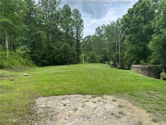 4601 Clay St, Clay, WV 25043