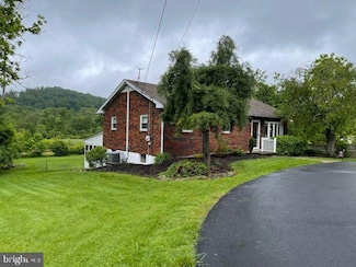 2542 Apple St, Hellertown, PA 18055